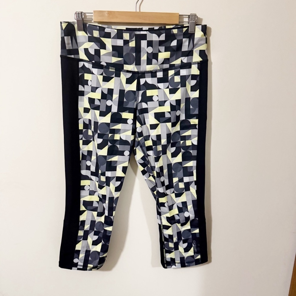 Brooks Yellow Black Womens Capri Leggings Size Large Gym Activewear Workout